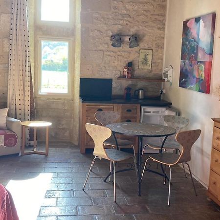 Mas de la Rivoire B&B Villevieille Extérieur photo