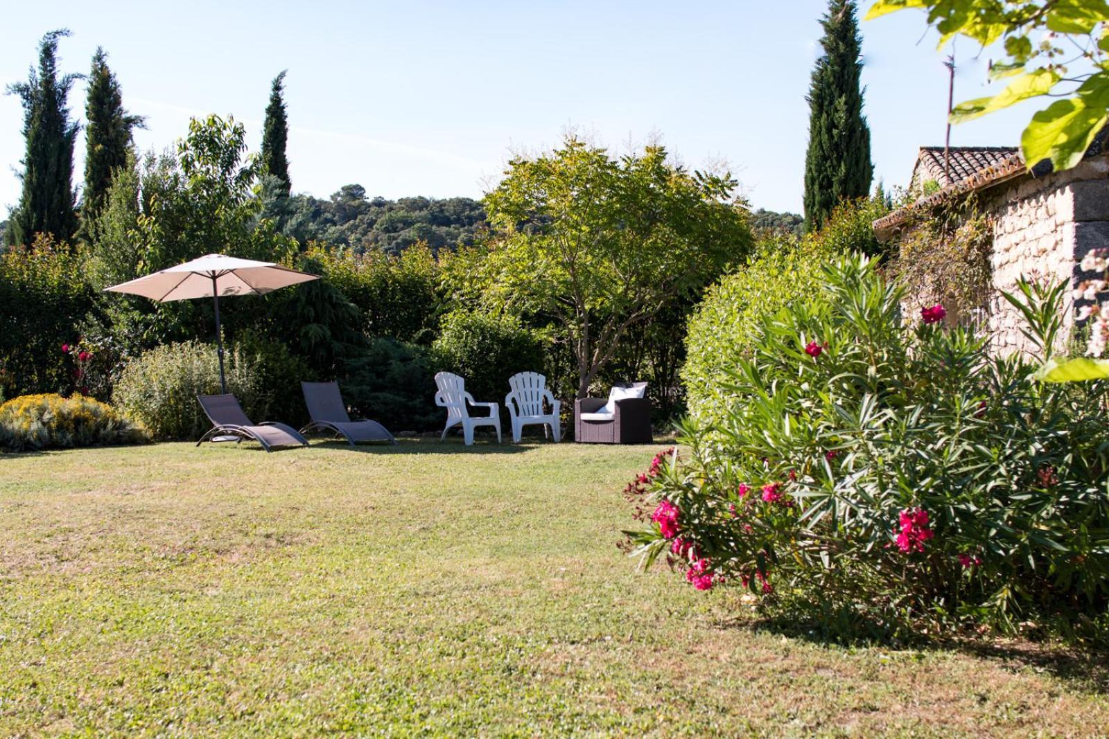 Mas de la Rivoire B&B Villevieille Extérieur photo