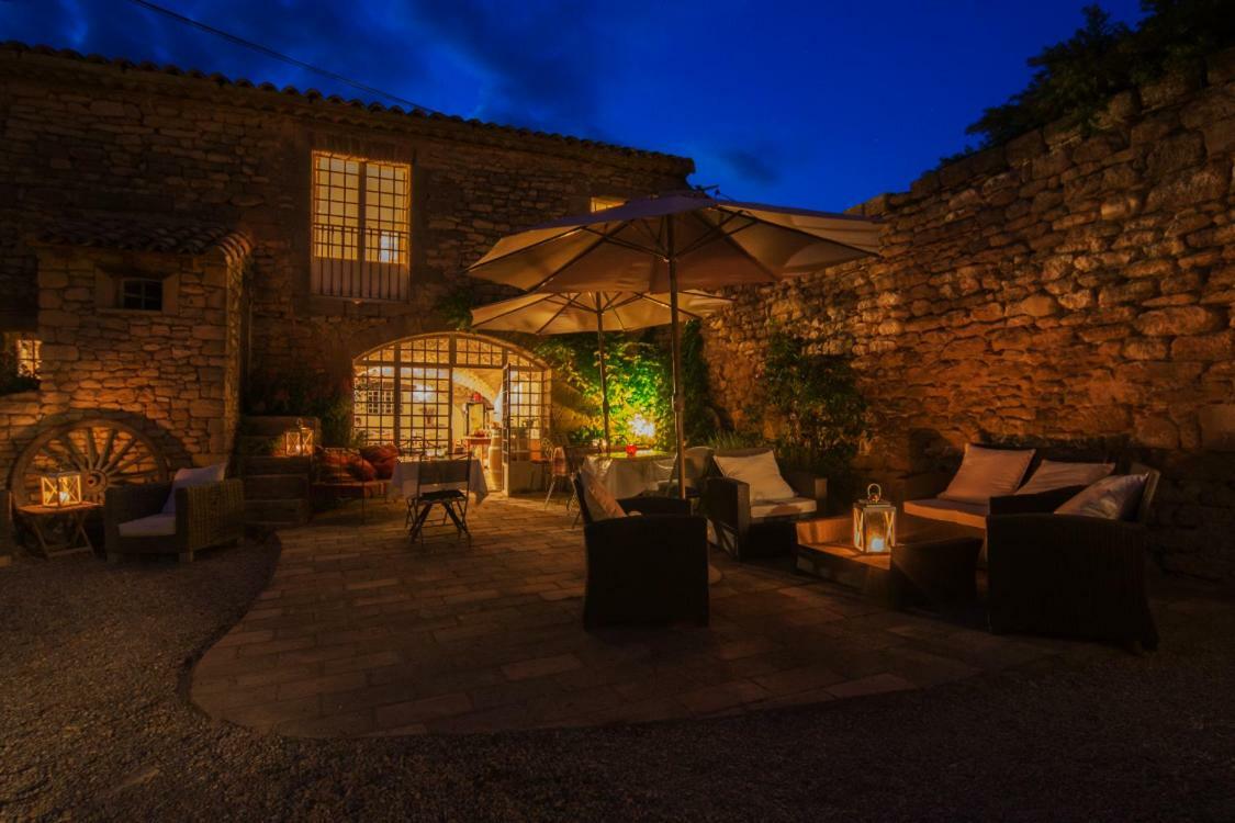 Mas de la Rivoire B&B Villevieille Extérieur photo
