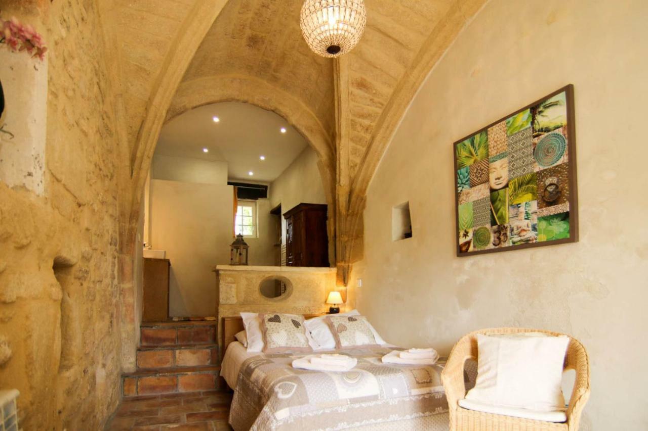 Mas de la Rivoire B&B Villevieille Extérieur photo